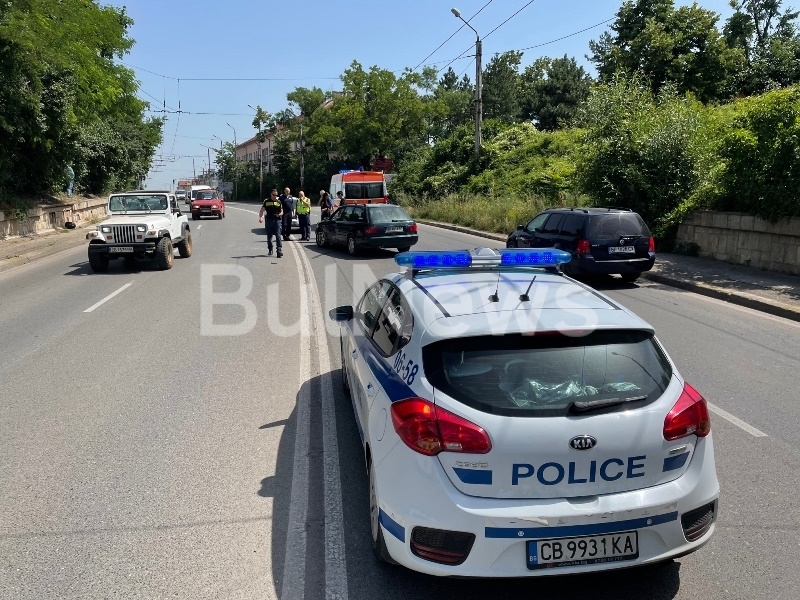 Моторист и Ауди са катастрофирали на възлов булевард във Враца