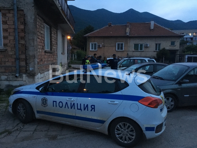 Двама дилъри на наркотици бяха заловени тази вечер във Враца