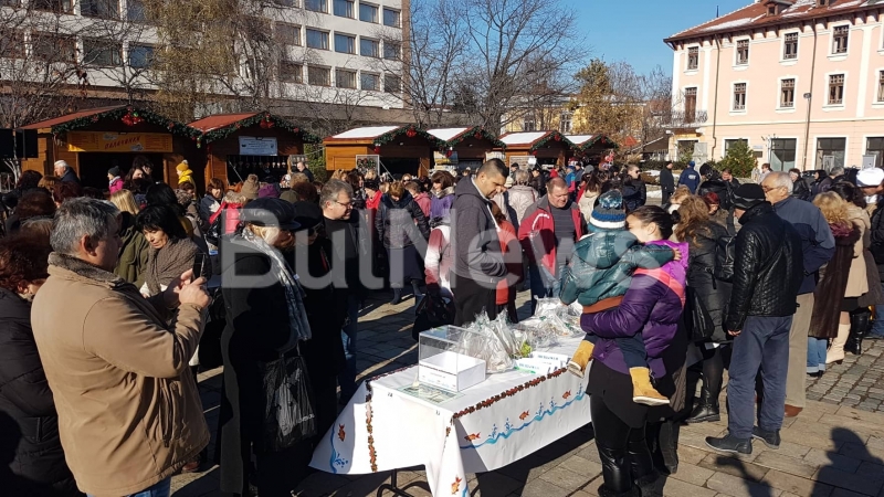 С благотворителна изложба базар на шарани и рибен курбан във Враца