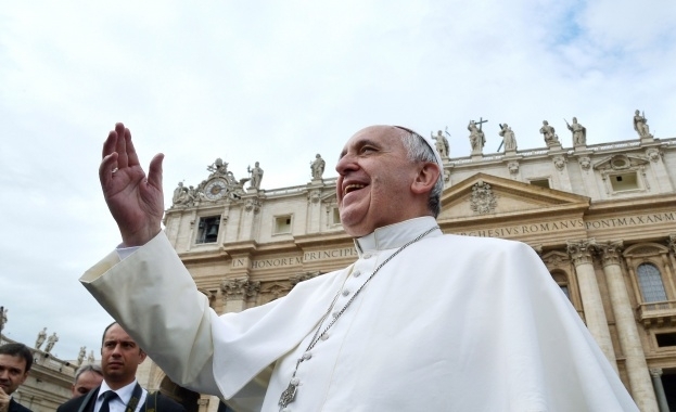 Папа Франциск отправи молитва за мир, отслужвайки празнична обедна литургия