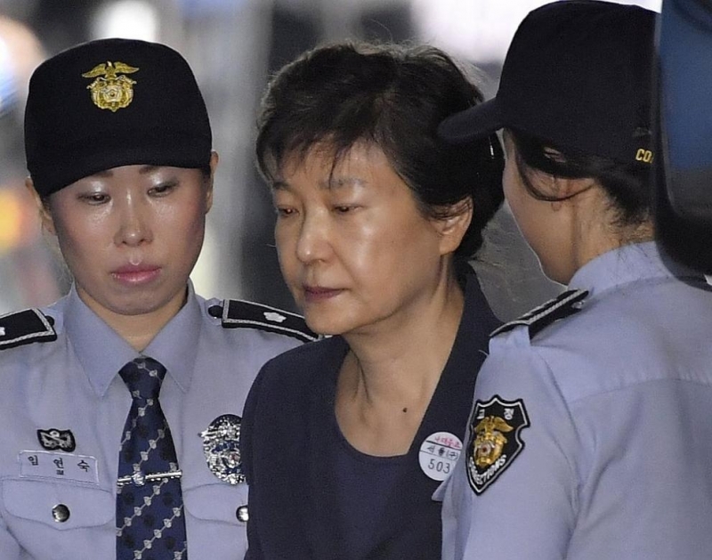 Бившата южнокорейска президентка Пак Гън-хе бе осъдена на 24 години
