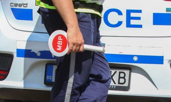 Полицаи са задържали пиян шофьор във Видин, съобщиха от МВР.