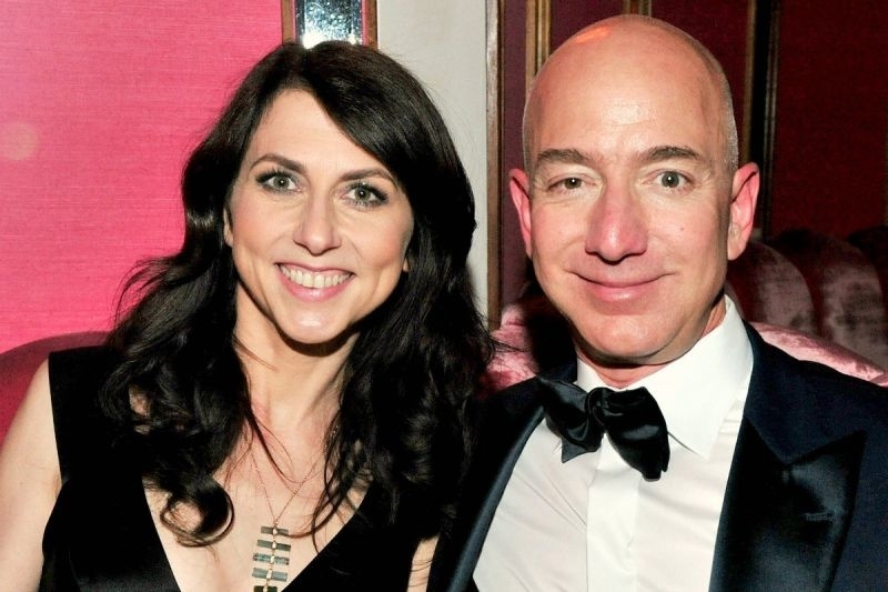 Най-богатият човек в света - основателят на Amazon Джеф Безос,
