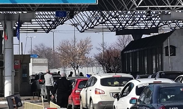 На българо-турската граница на ГКПП Капитан Андреево трафикът е интензивен