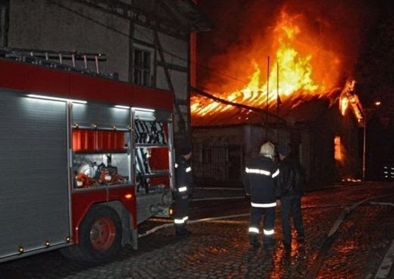 Пожар избухна в котелното помещение на къща в Берковица, съобщиха