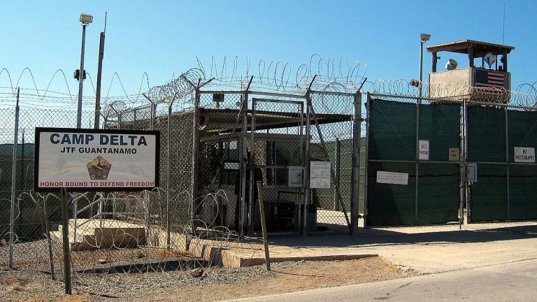 Командващият базата на САЩ в Гуантанамо е освободен от поста.