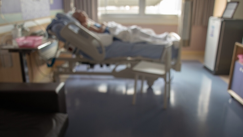 101-годишен пациент, заразен с новия коронавирус, бе изписан от болницата