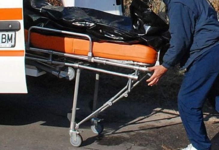Тялото на 32-годишен мъж бе открито в квартира в Благоевград.
