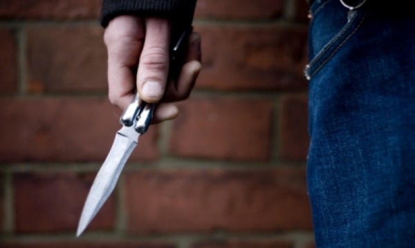 Психично болен нападна с нож дете в София Мъжът е известен