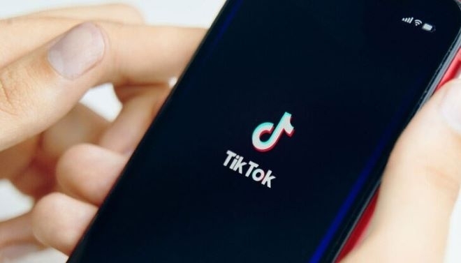 За първи път в Европа седем френски семейства съдят TikTok обвинявайки