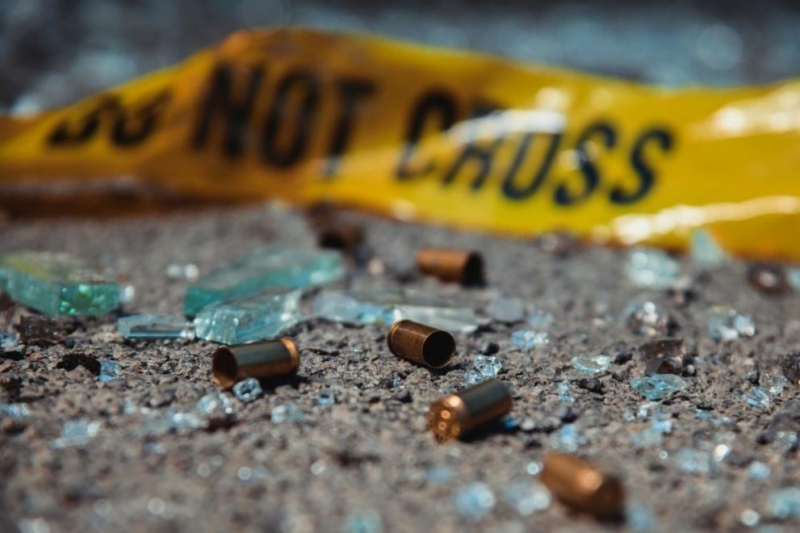 19-годишно момче беше убито с огнестрелно оръжие от движещо се